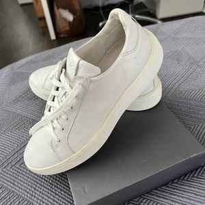 ECCO Women’s Street Tray Tie sneaker (9-9.5) run big (fits more like 10)
